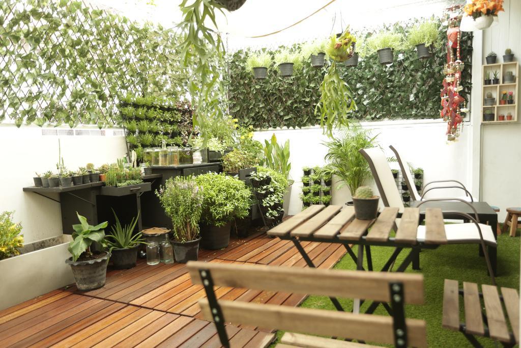 Tiger Lily Hostel Bangkok Exterior photo