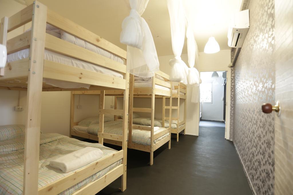 Tiger Lily Hostel Bangkok Room photo