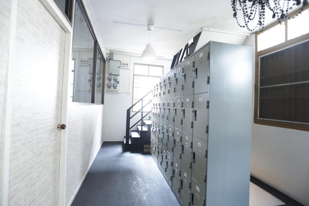 Tiger Lily Hostel Bangkok Room photo