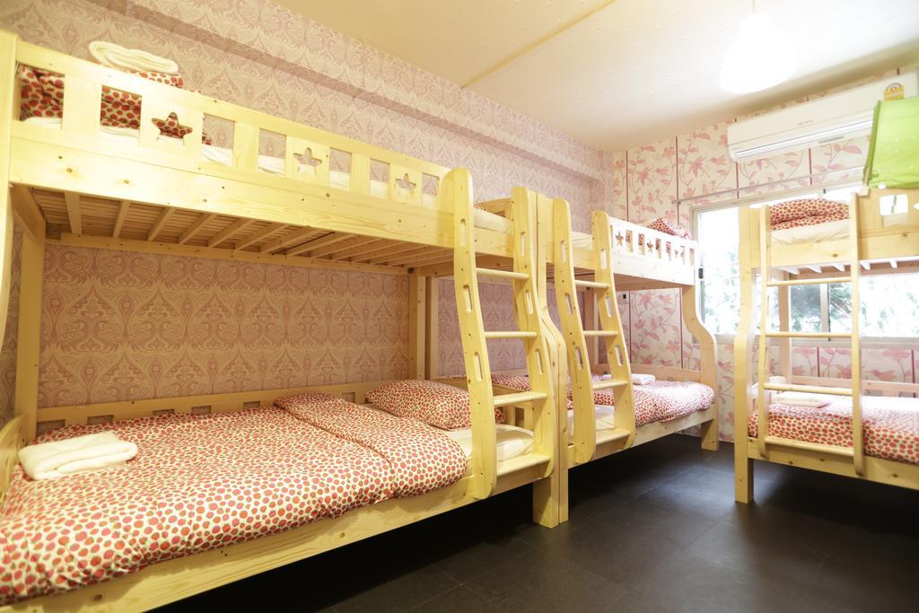 Tiger Lily Hostel Bangkok Room photo