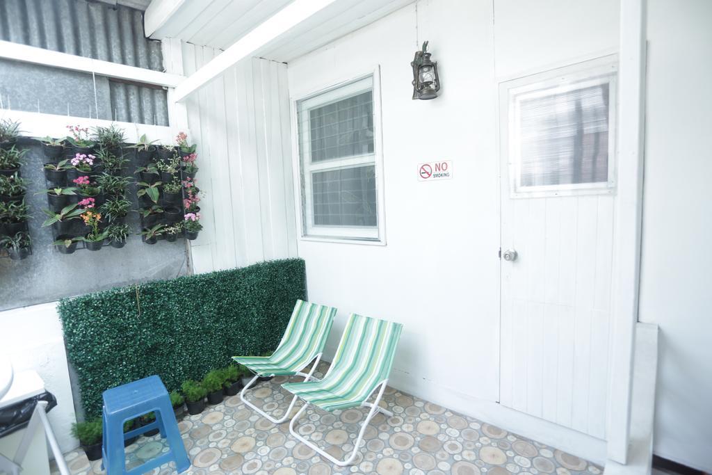 Tiger Lily Hostel Bangkok Room photo